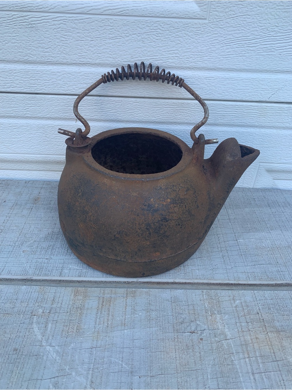 Vintage-Style Rustic Brown Cast Iron Teapot with Handle